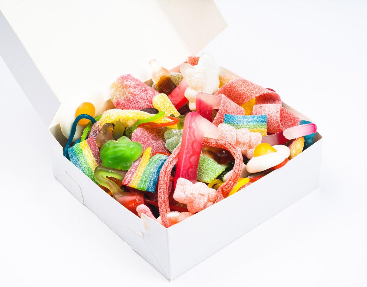 snoepbox met mix van zoet en zuur snoep 2026